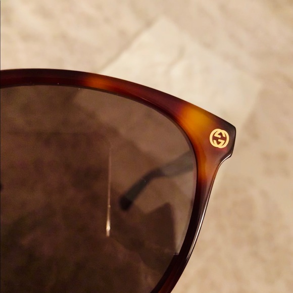 Gucci Sunglasses - Picture 3 of 9